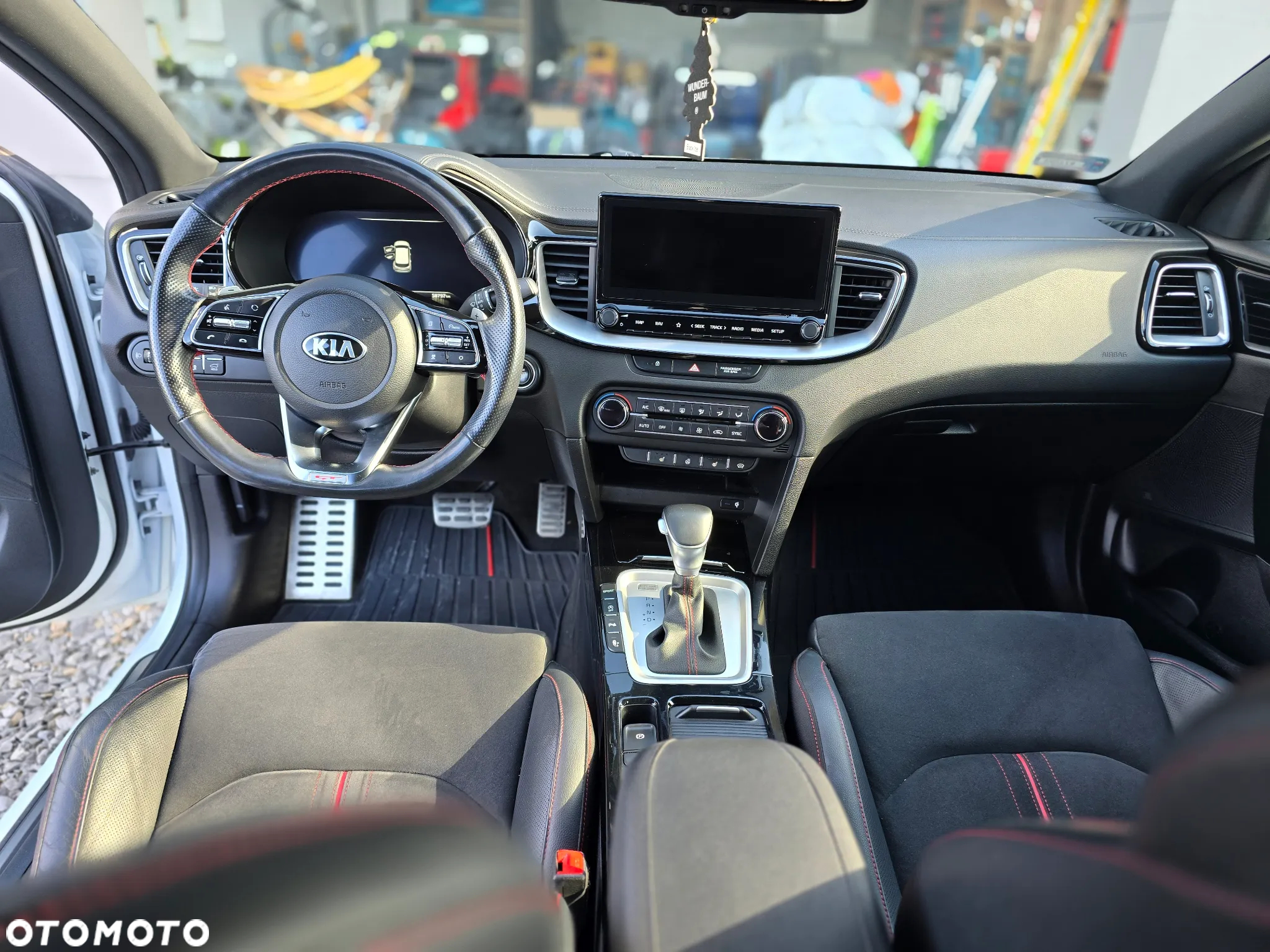 Kia ProCeed 1.6 T-GDI GT DCT - 11