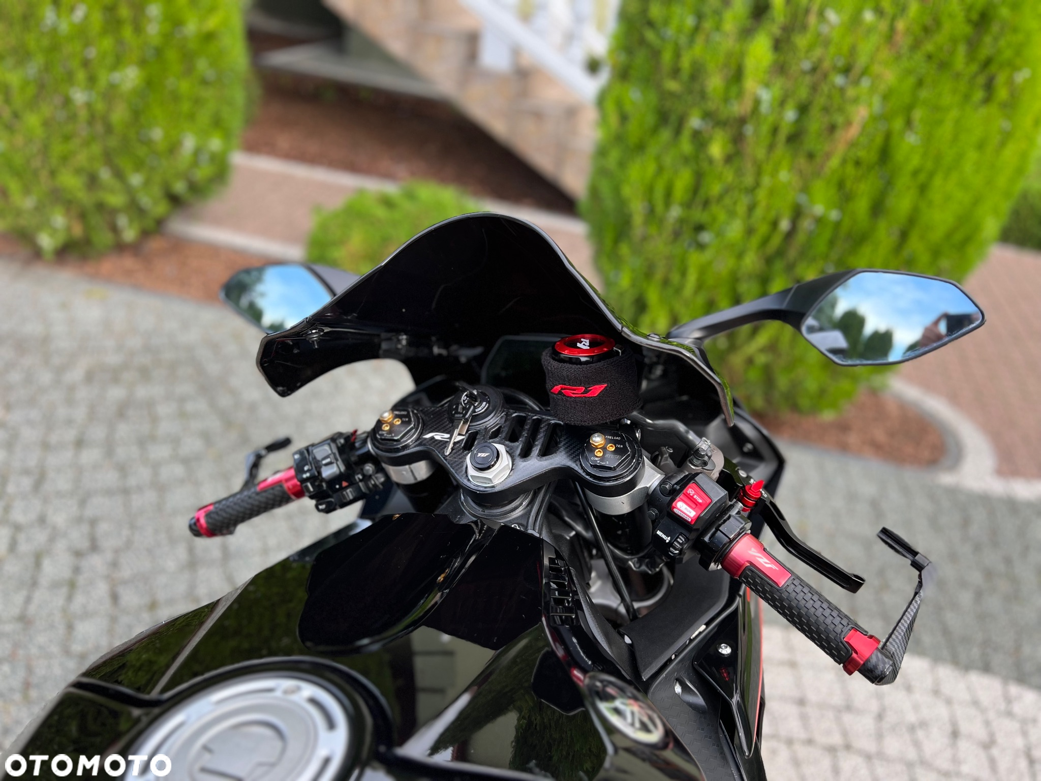 Yamaha R1 - 17