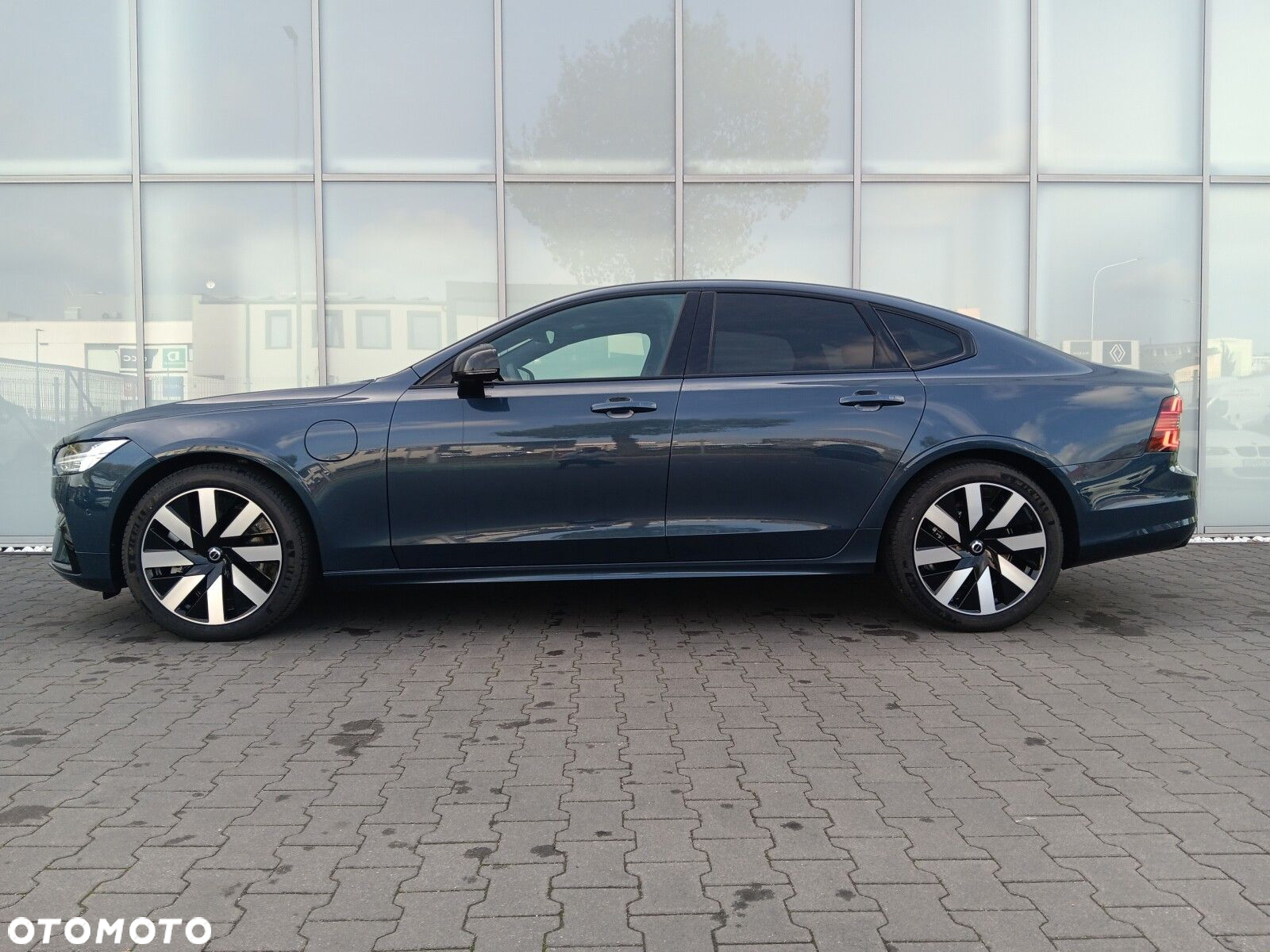Volvo S90 - 2
