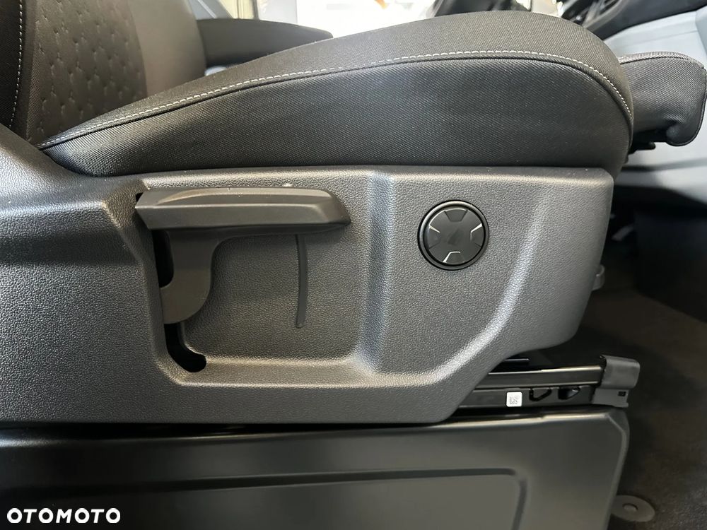 Ford Tourneo Custom - 14