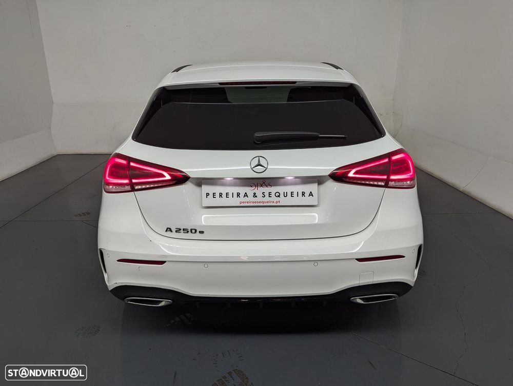 Mercedes-Benz A 250 e AMG Line - 8