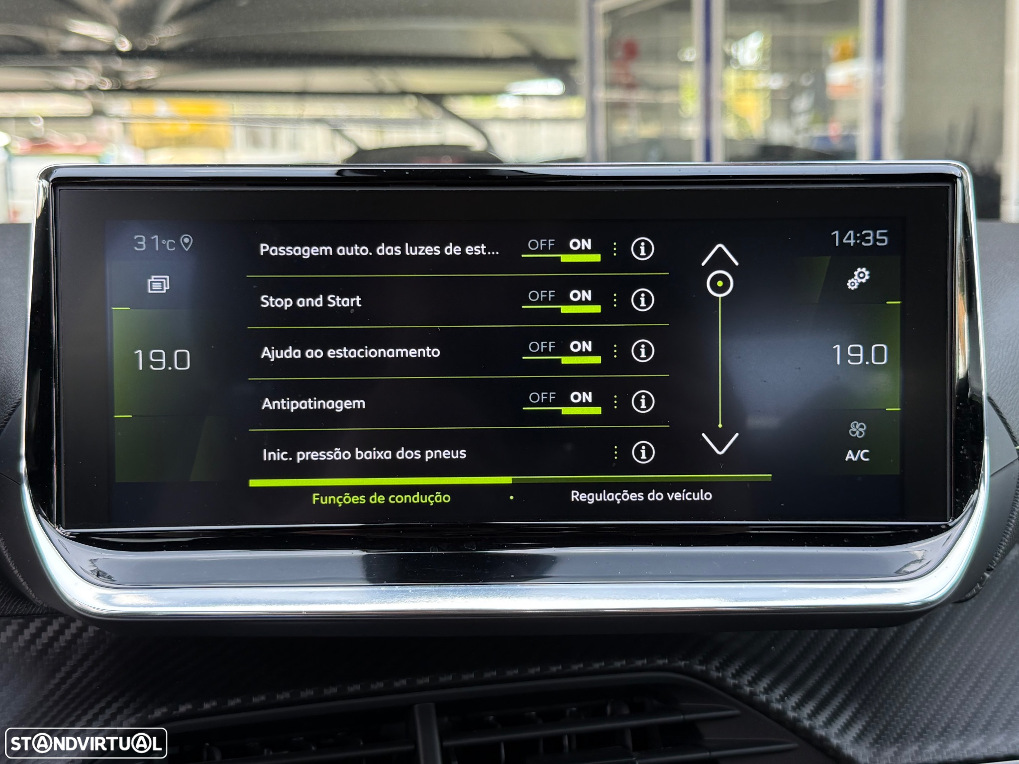 Peugeot 2008 1.2 PureTech GT Line - 26