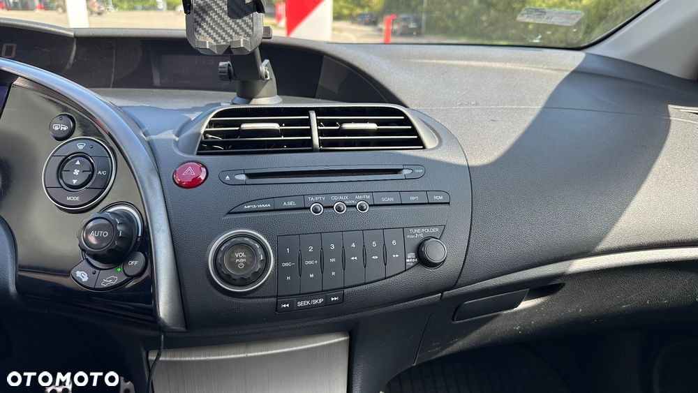 Honda Civic 1.8 Sport - 16