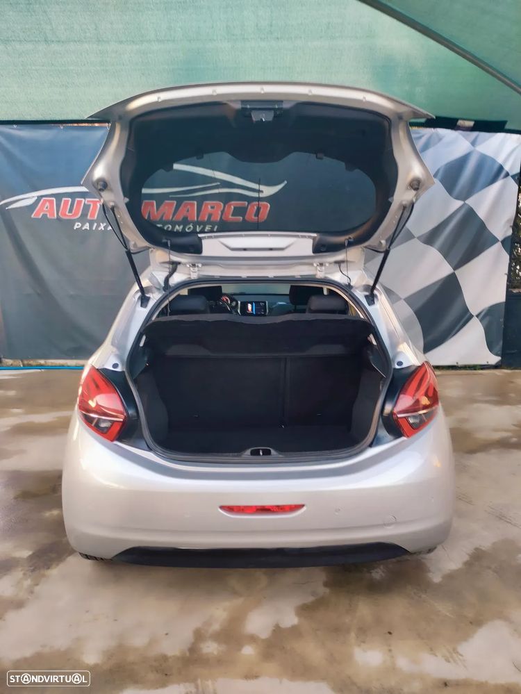 Peugeot 208 1.2 VTi SE Style - 4