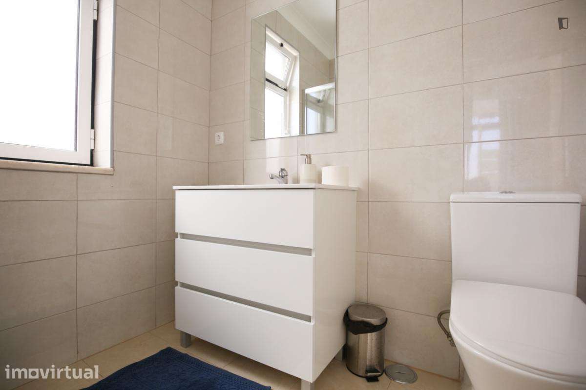 Quarto - localizado em São Bento Lisbon - Grande imagem: 4/36