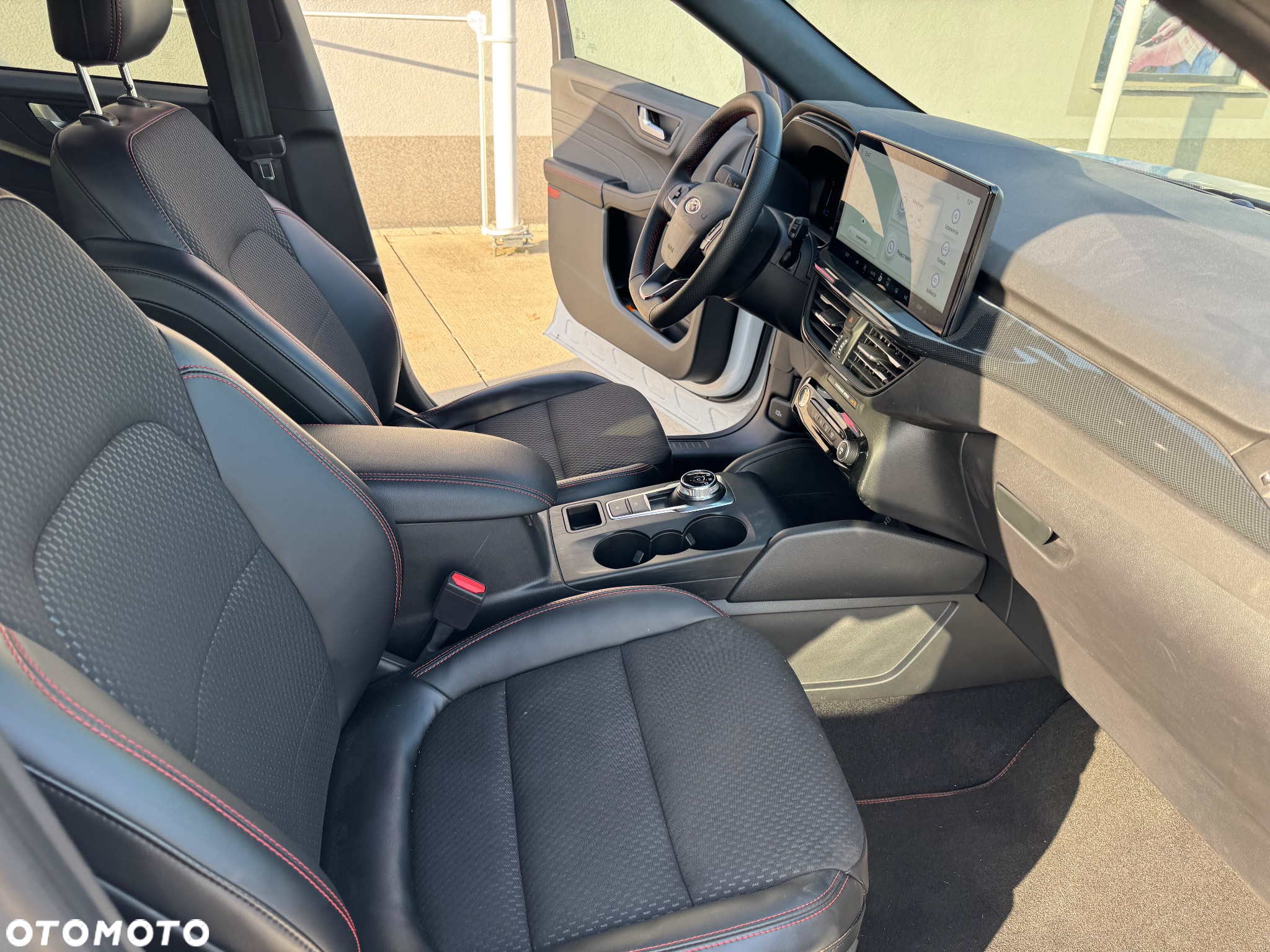 Ford Kuga 1.5 EcoBoost ST-LINE - 19