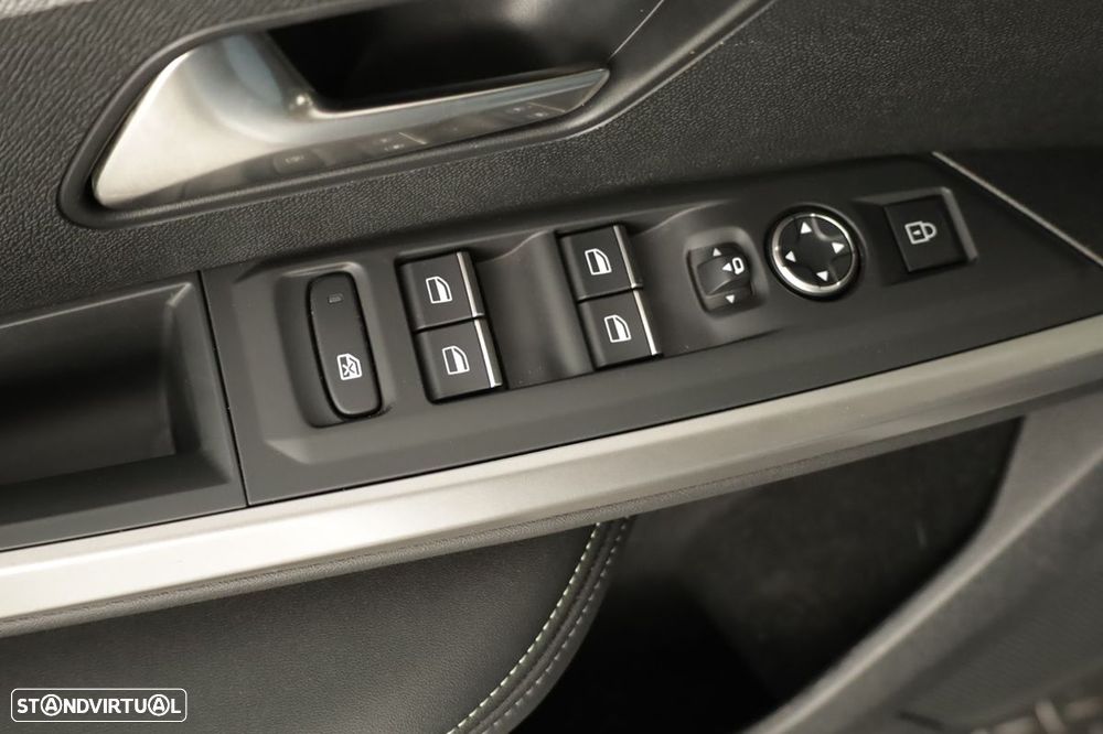 Peugeot 3008 1.2 Hybrid GT e-DCS6 - 18
