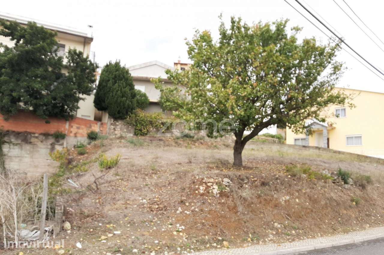 Lote de terreno urbano, bem localizado em Porto Salvo - Grande imagem: 3/6
