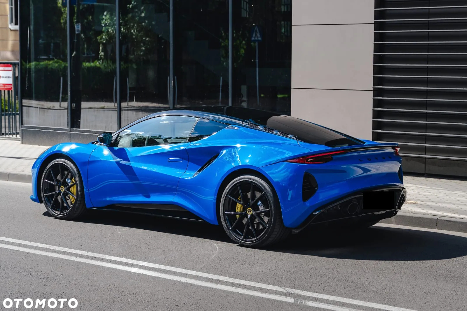 Lotus Inny - 23