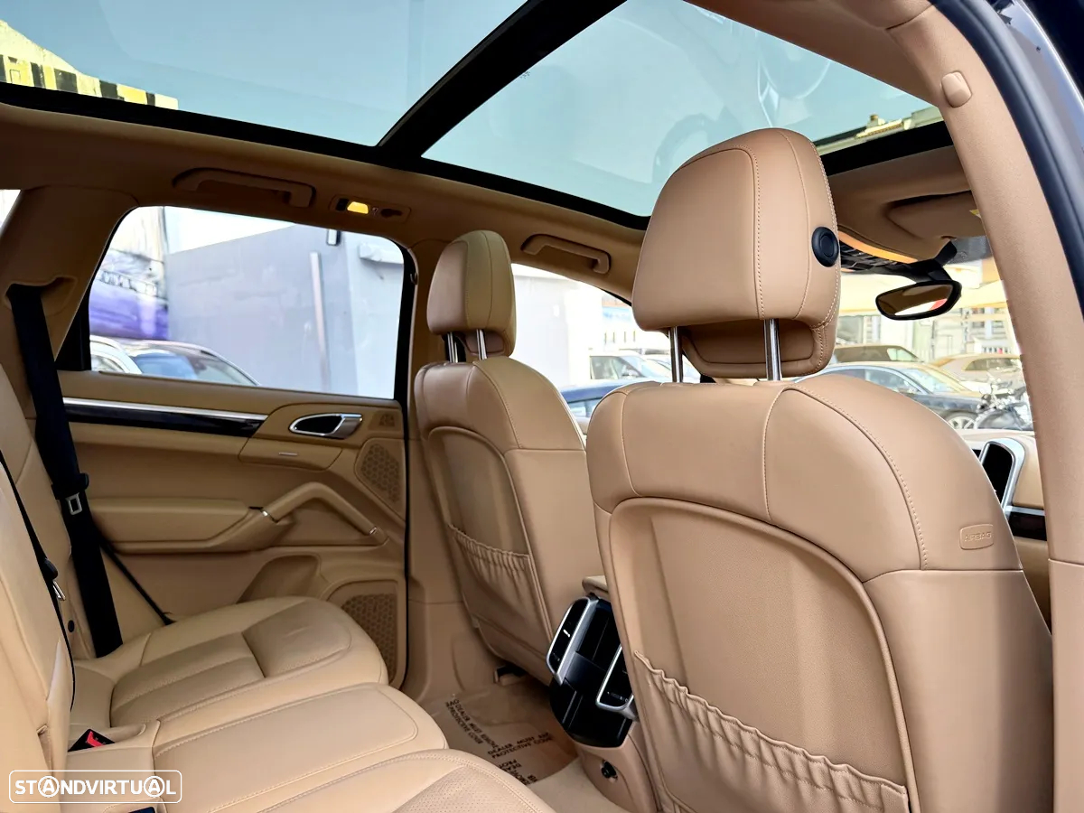 Porsche Cayenne Platinum Edition - 33