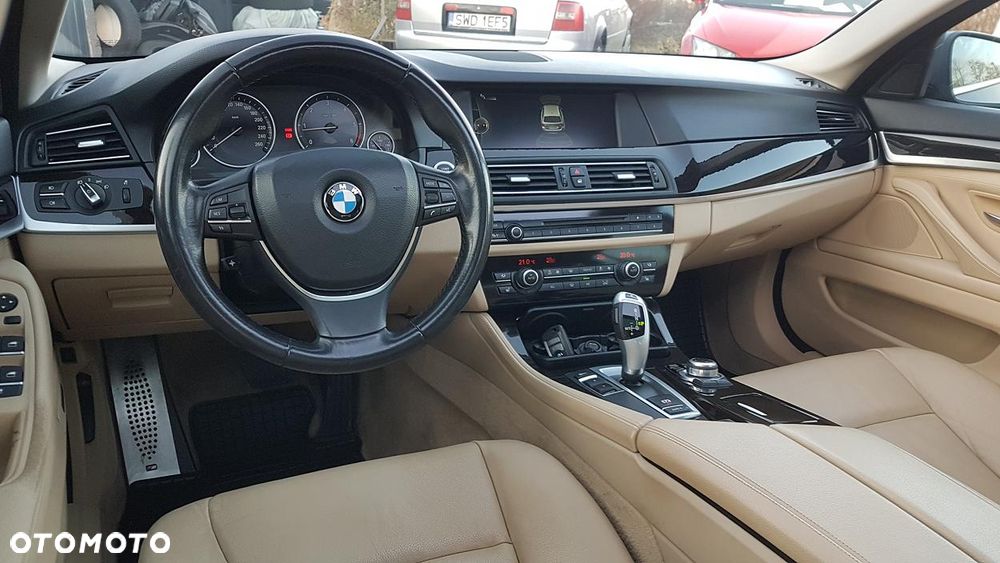 BMW Seria 5 520d xDrive - 18