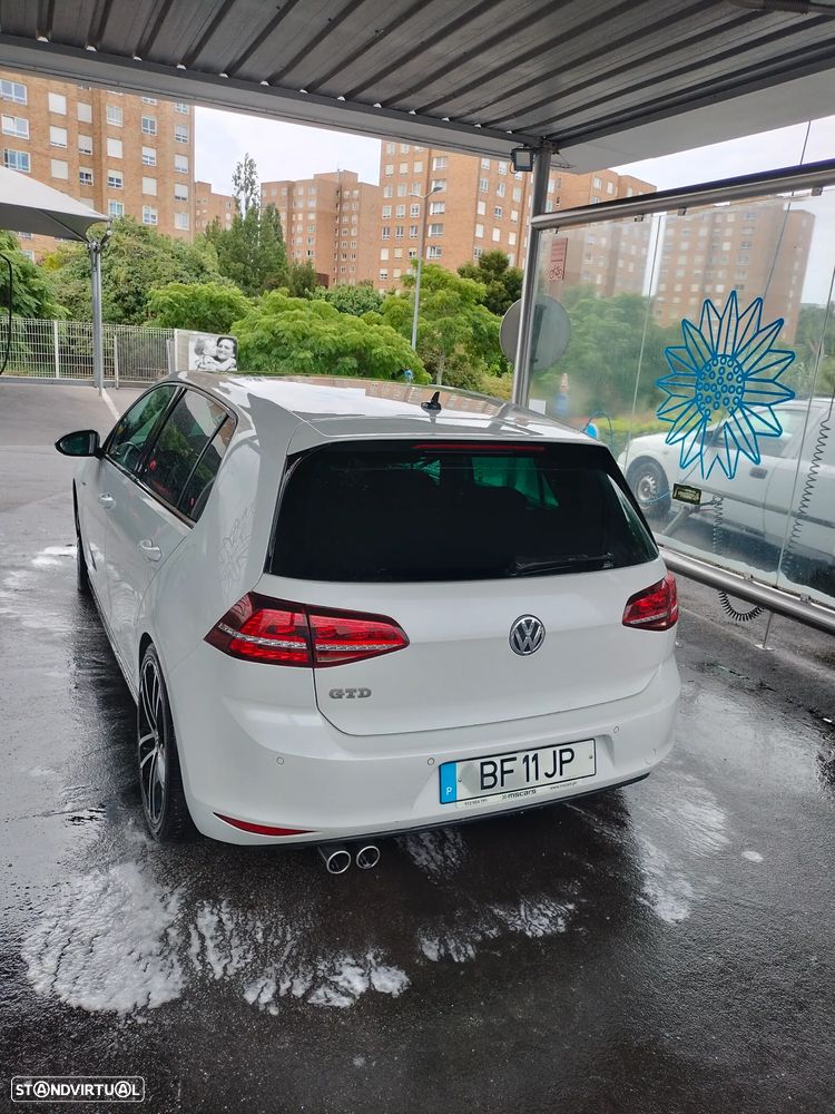 VW Golf - 13
