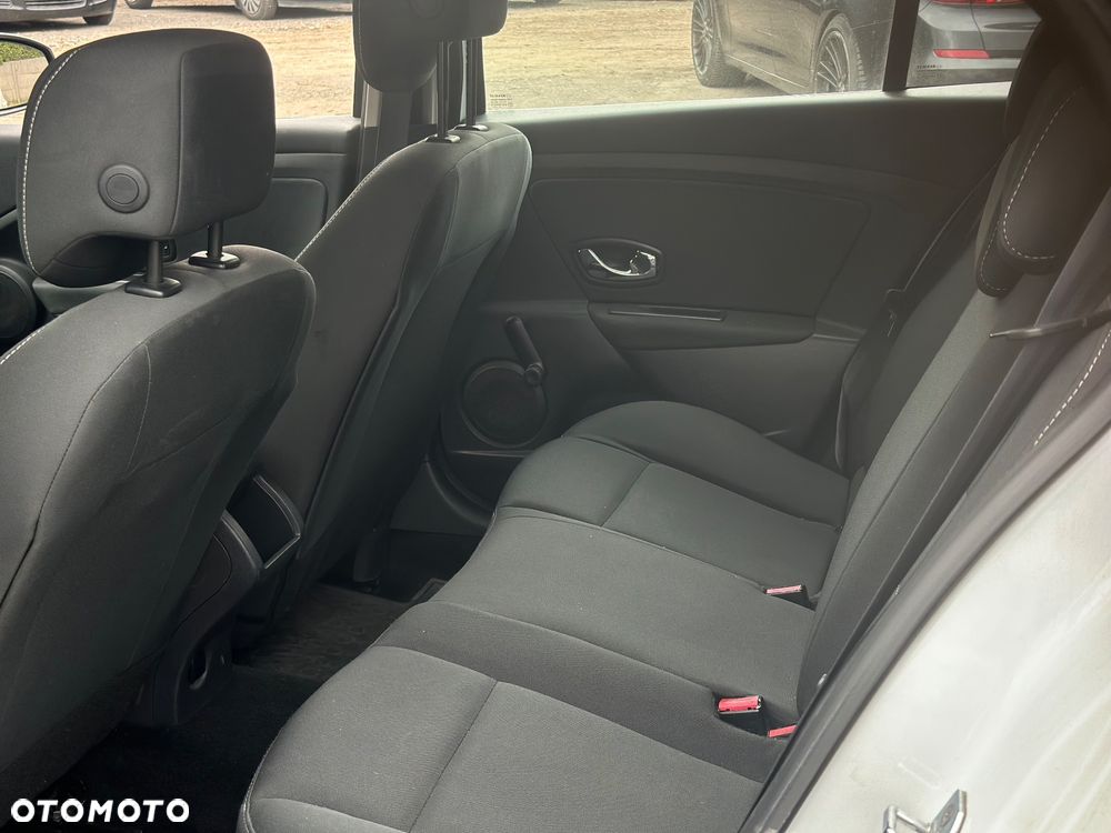 Renault Megane 1.5 dCi Life - 11
