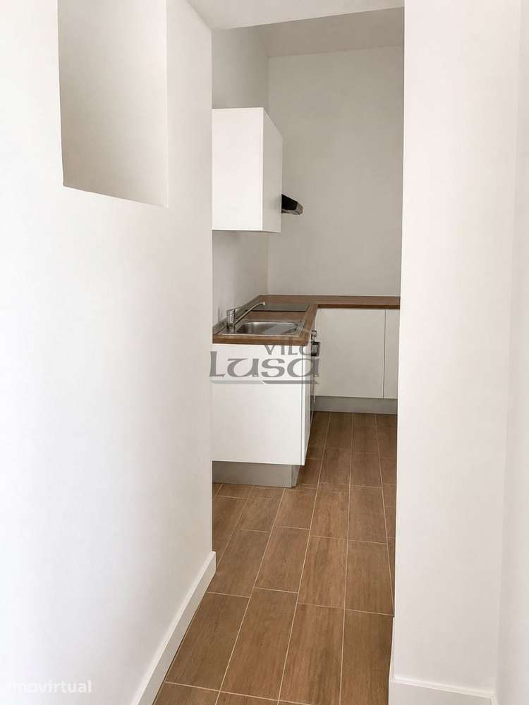 Casa no centro a Av. Fernão Magalhães, Porto. - Grande imagem: 2/21
