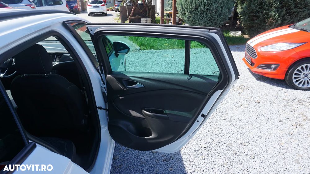 Opel Astra 1.6 D Start/Stop Selection - 12