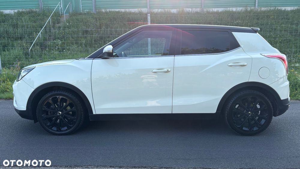 SsangYong/KGM Tivoli e-XGi 160 2WD Black+White - 15