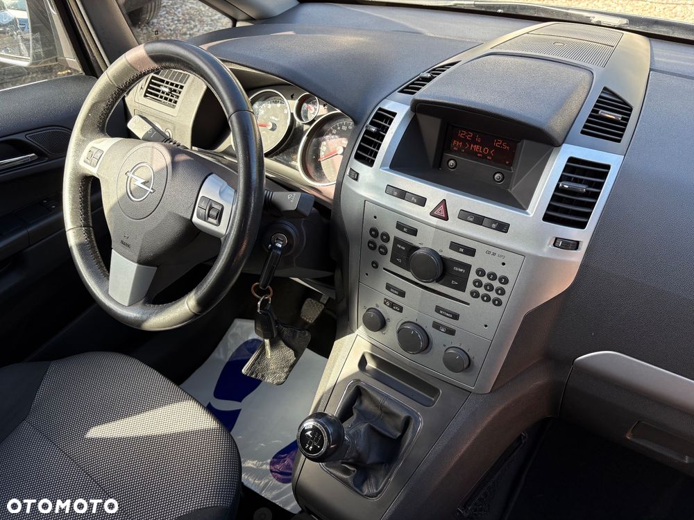 Opel Zafira 1.6 Cosmo - 27