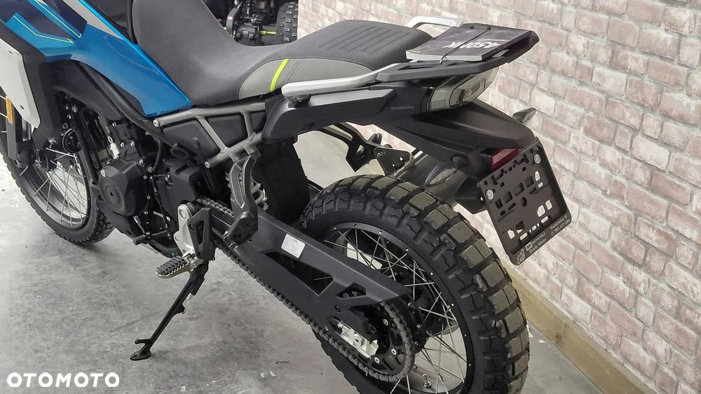CFMoto MT - 12