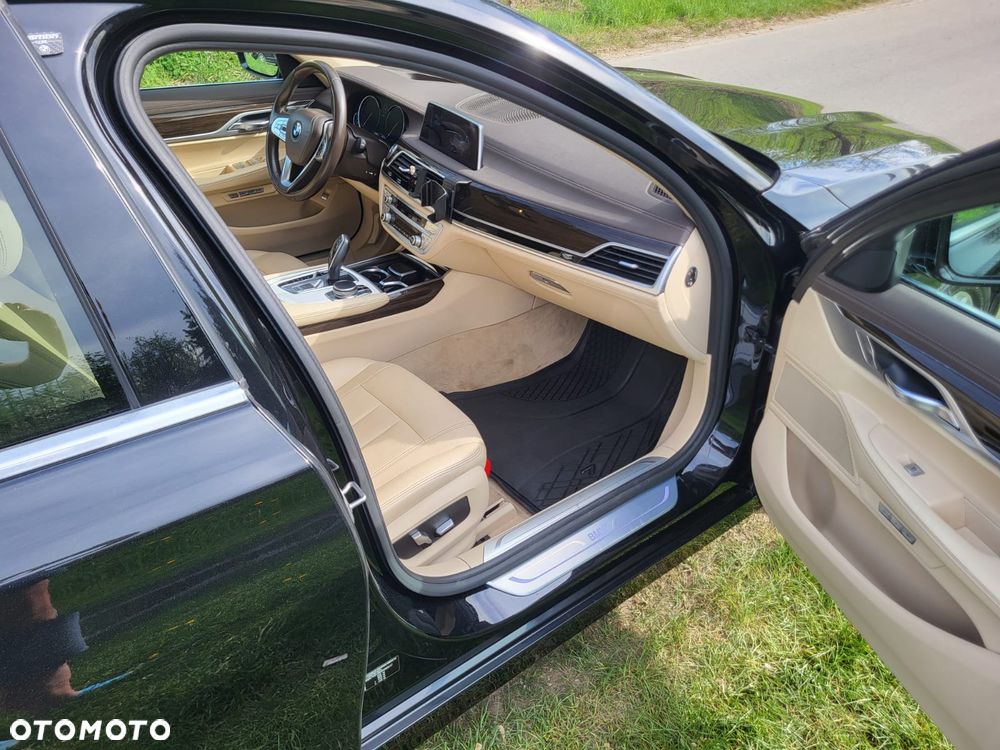 BMW Seria 7 740d xDrive - 18