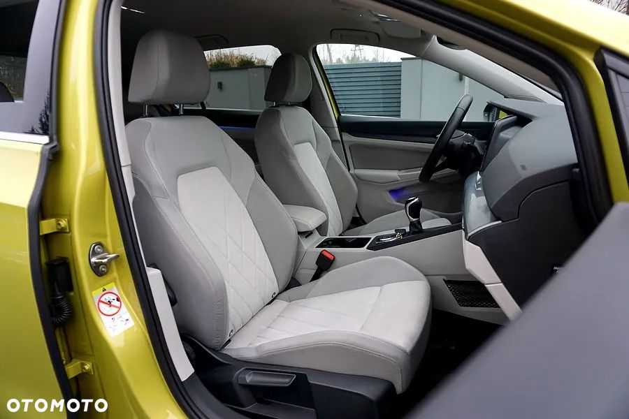 Volkswagen Golf - 31