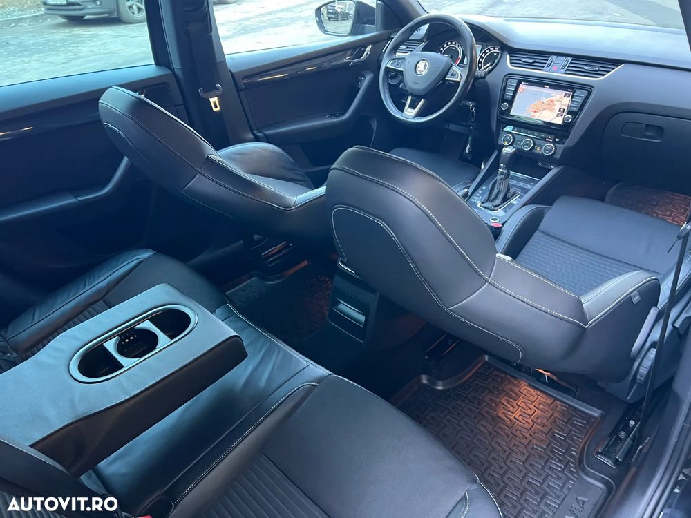 Skoda Octavia 2.0 TDI DSG RS - 22