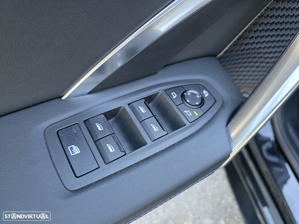 BMW iX2 eDrive20 Pack Desportivo M Pro - 16