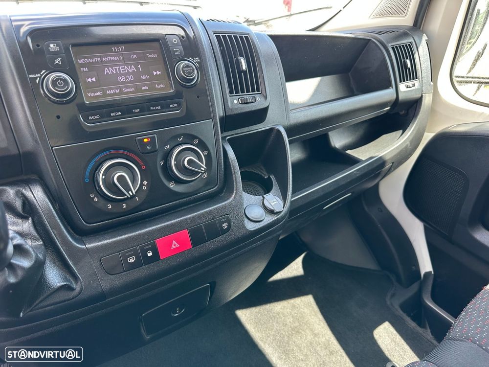 Peugeot Boxer 2.2 BlueHDi 330 L2H1 Premium - 15