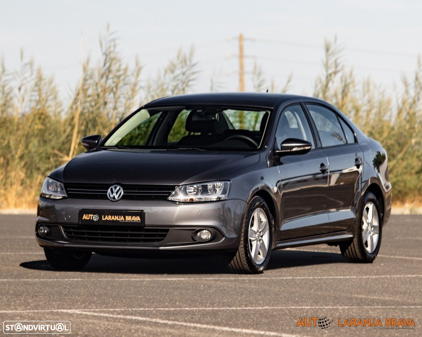 VW Jetta 1.6 TDi Confortline - 8