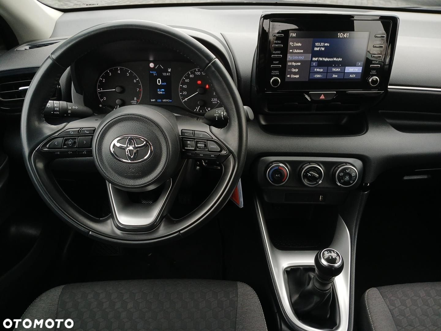 Toyota Yaris - 11