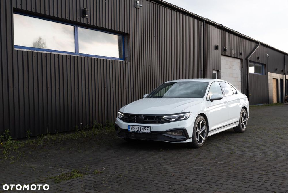 Volkswagen Passat 2.0 TDI Elegance DSG - 21