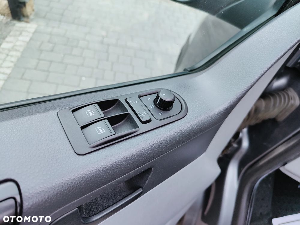 Volkswagen Transporter - 19