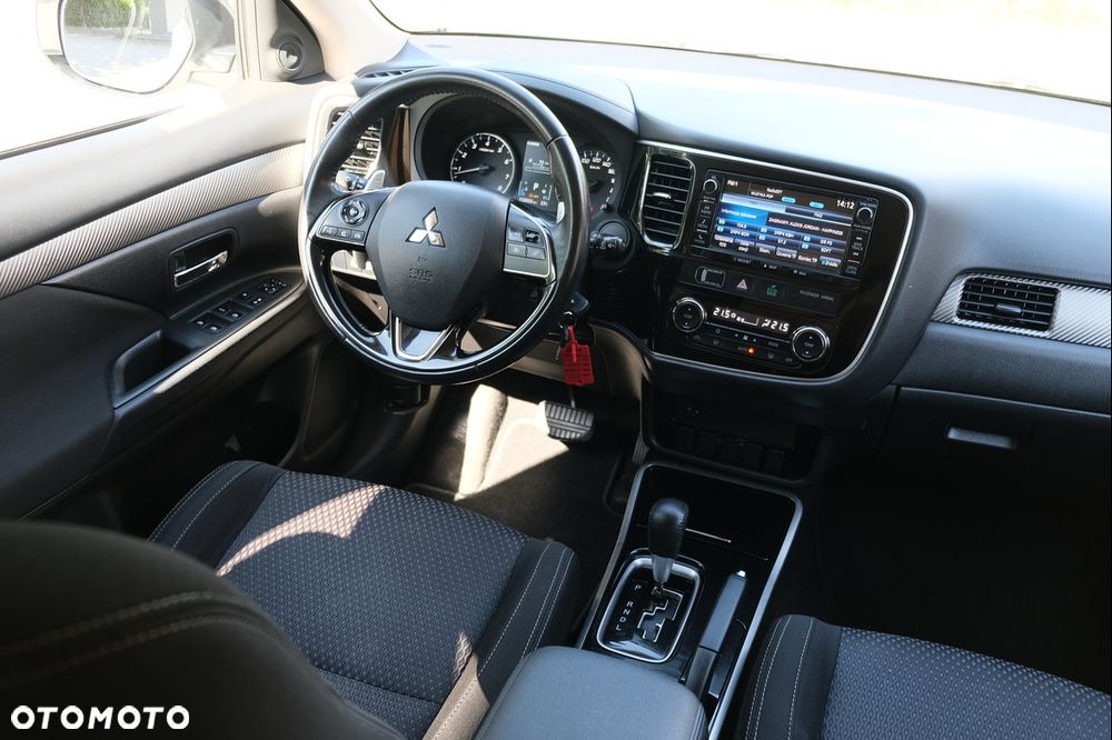 Mitsubishi Outlander - 27