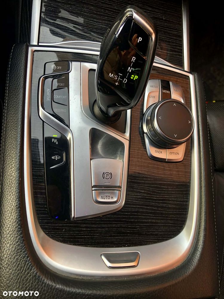 BMW Seria 7 740d xDrive - 14