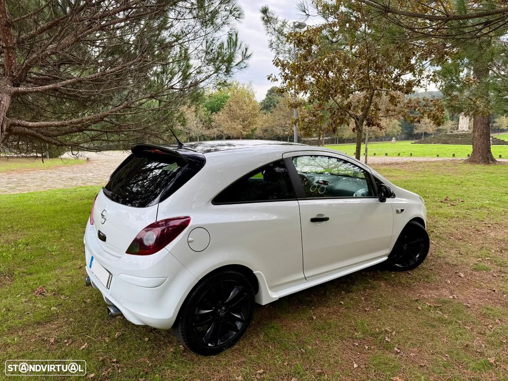 Opel Corsa 1.2 Black Edition - 4