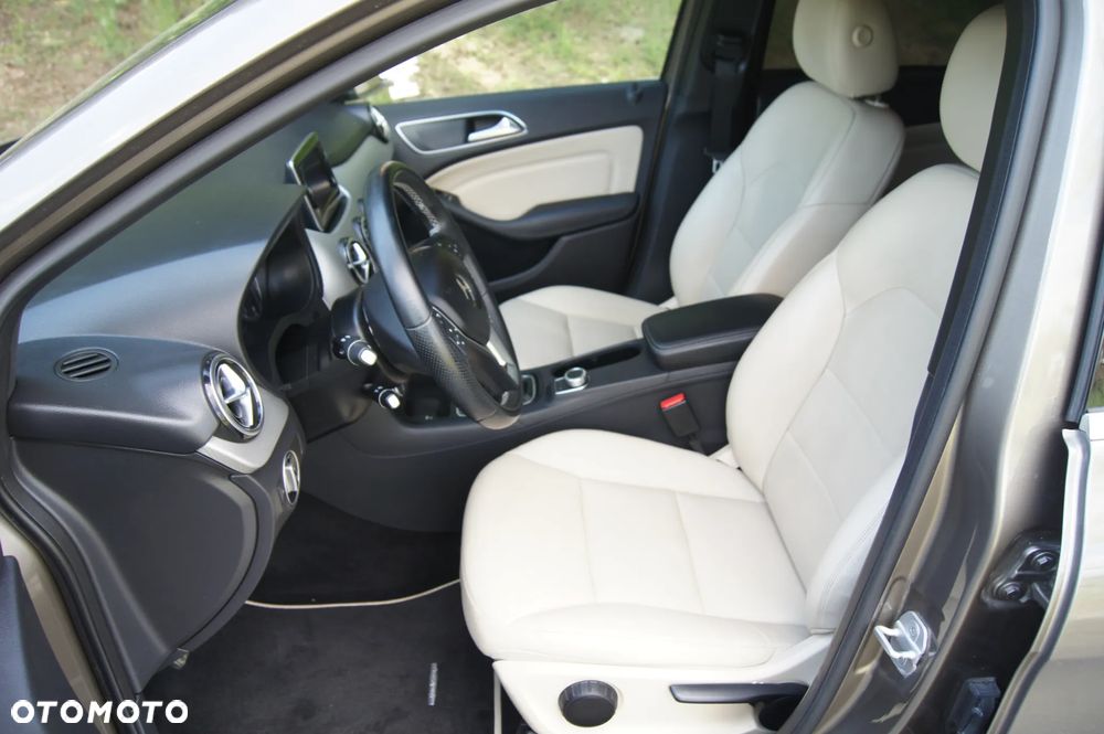 Mercedes-Benz Klasa B 180 CDI (BlueEFFICIENCY) - 9