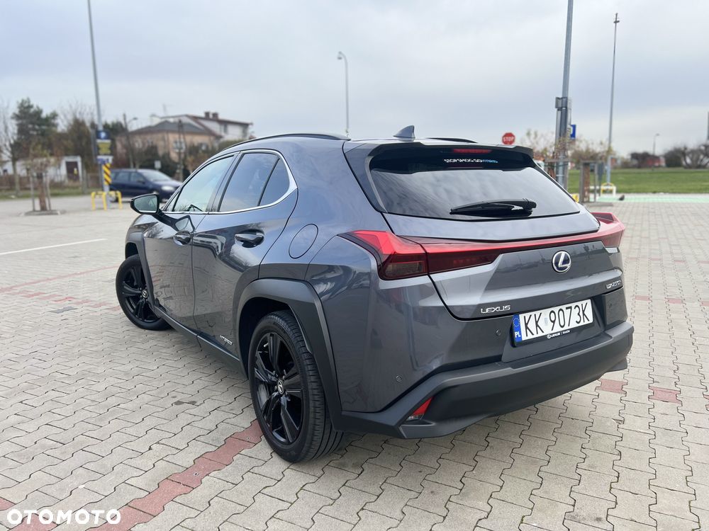 Lexus UX 2022