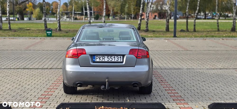Audi A4 Limousine - 5
