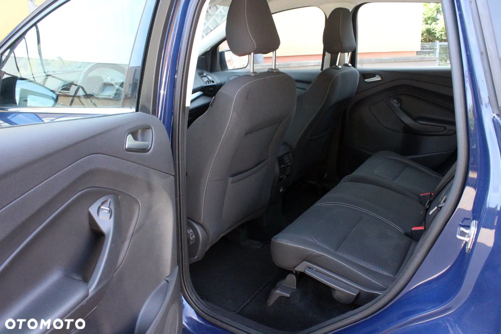 Ford Kuga 1.5 EcoBoost 2x4 Trend - 3