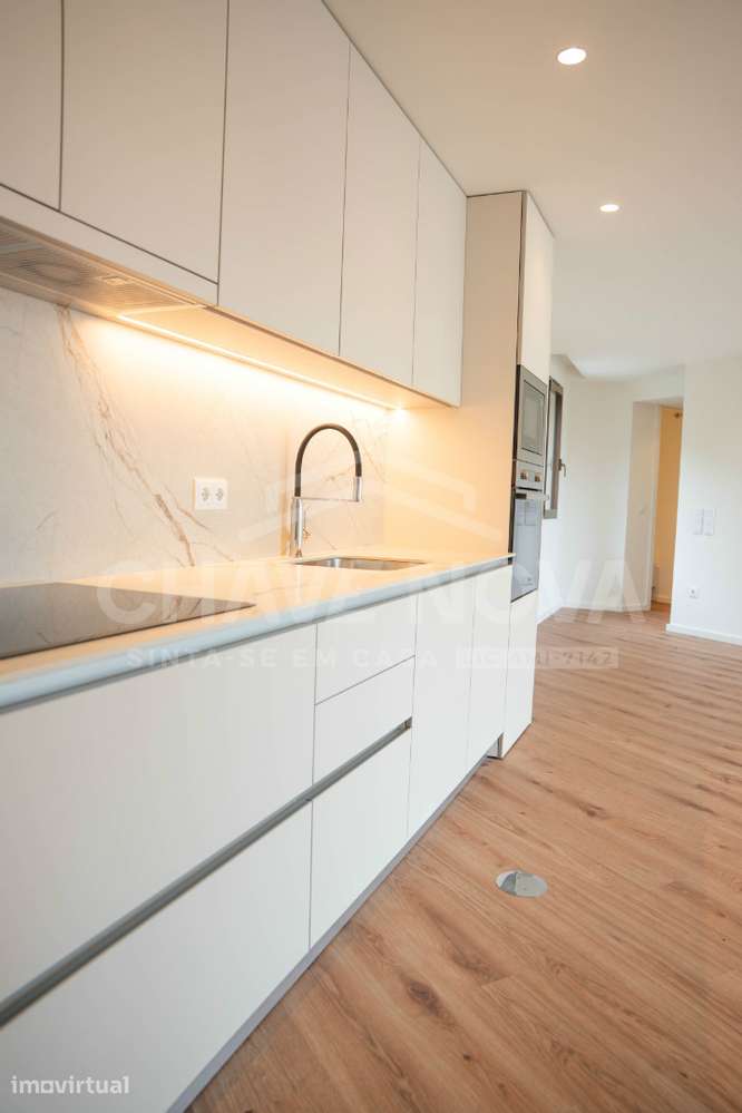 T2 Novo c/ Varanda e Lugar de Garagem 2 Viaturas em Arcozelo (Praias) - Grande imagem: 3/16