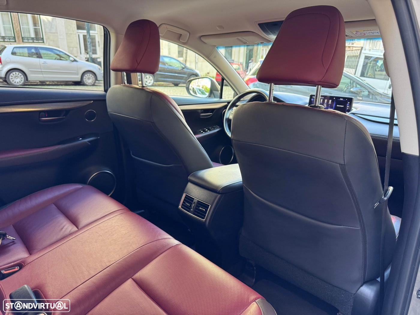Lexus NX 300h Executive+ - 30