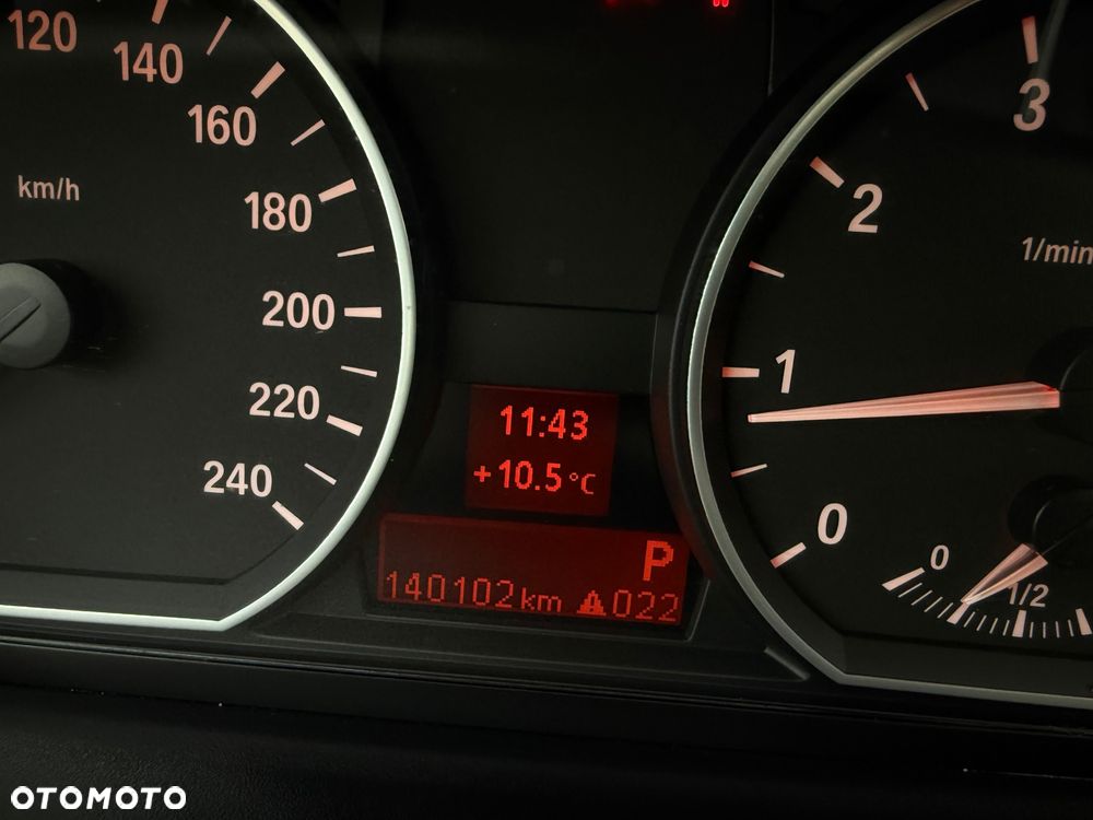 BMW Seria 1 118i - 23