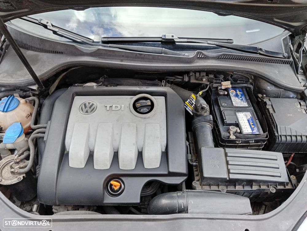 VW Jetta 1.9 TDi Confortline - 5