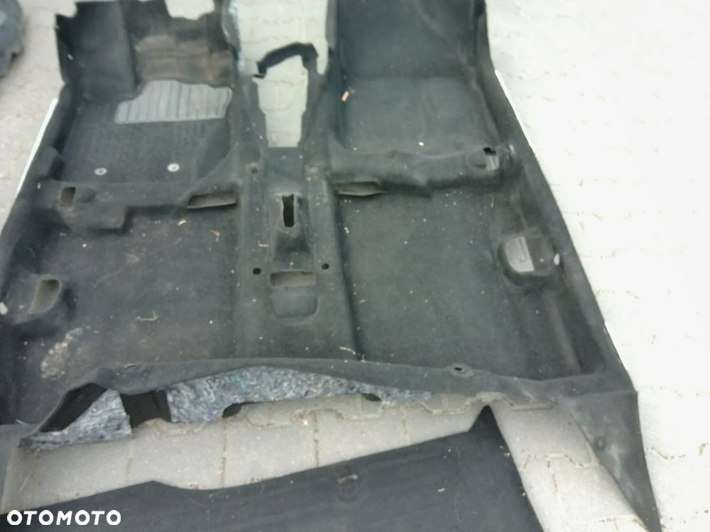 DACIA DUSTER 12-17R WYKLADZINA WNETRZA + BAGAZNIK CZESCI ROZNE PYTAC - 6