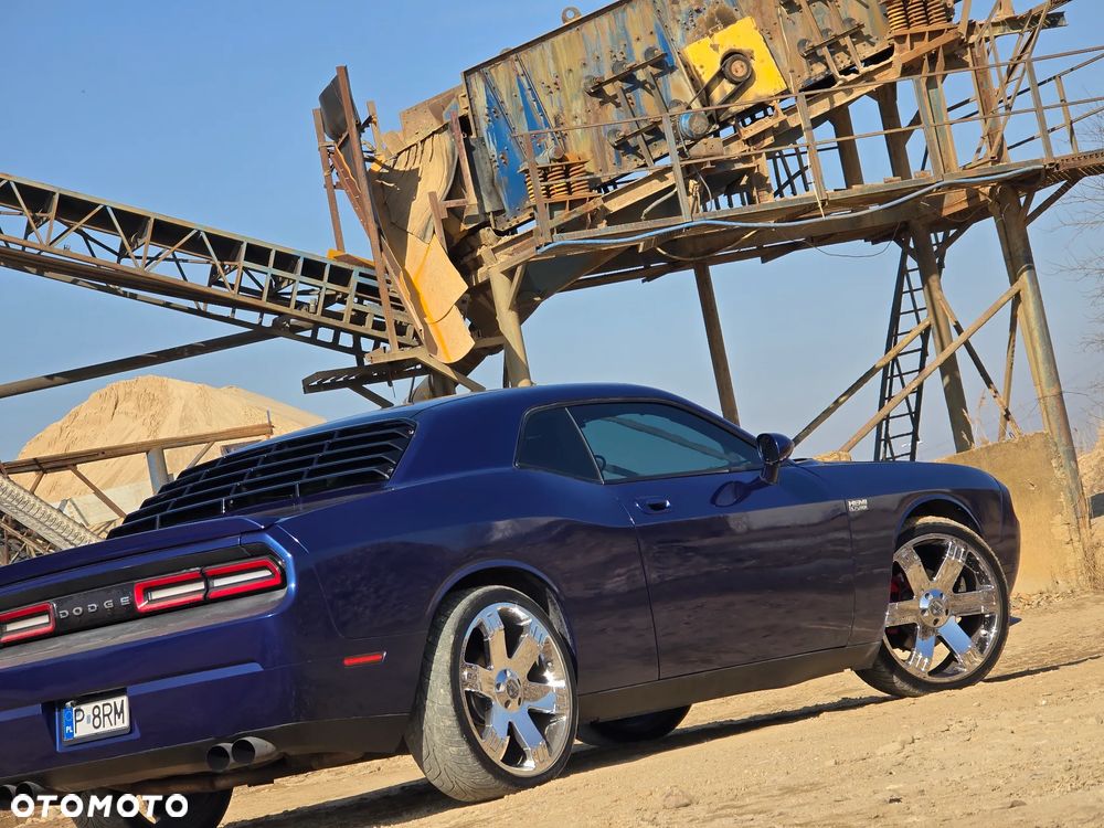 Dodge Challenger - 21