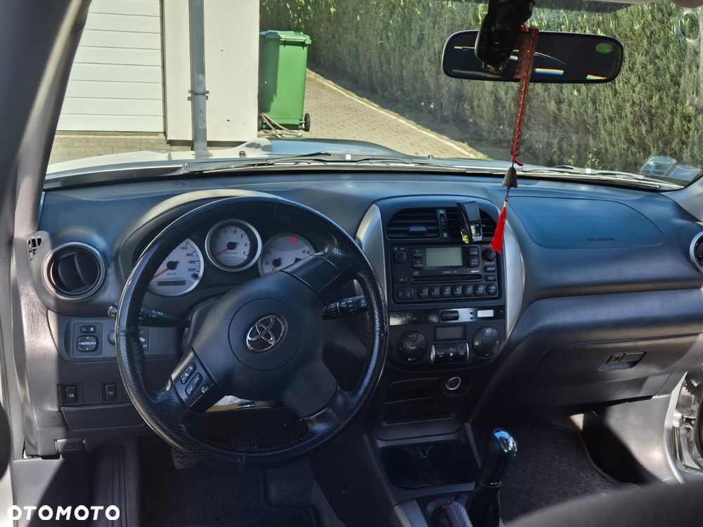 Toyota RAV4 D-4D 4x4 - 9