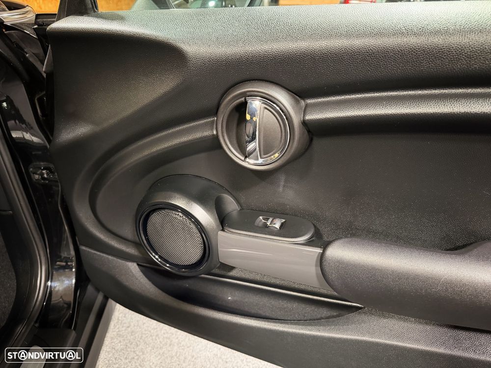 MINI 3 Portas One D - 24