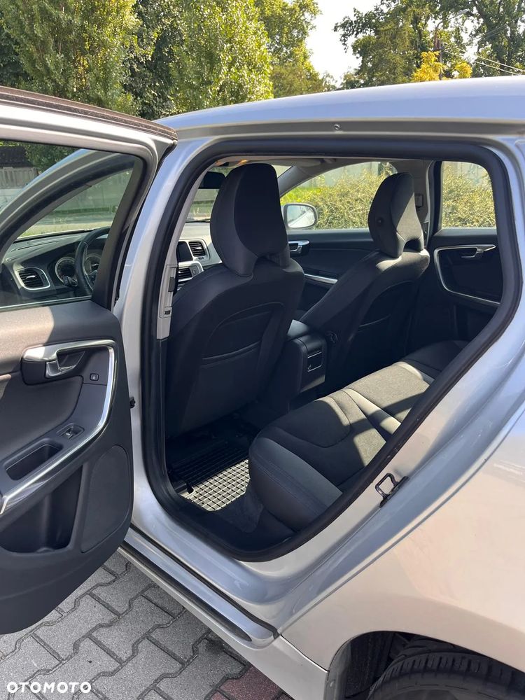 Volvo V60 D3 Momentum - 18
