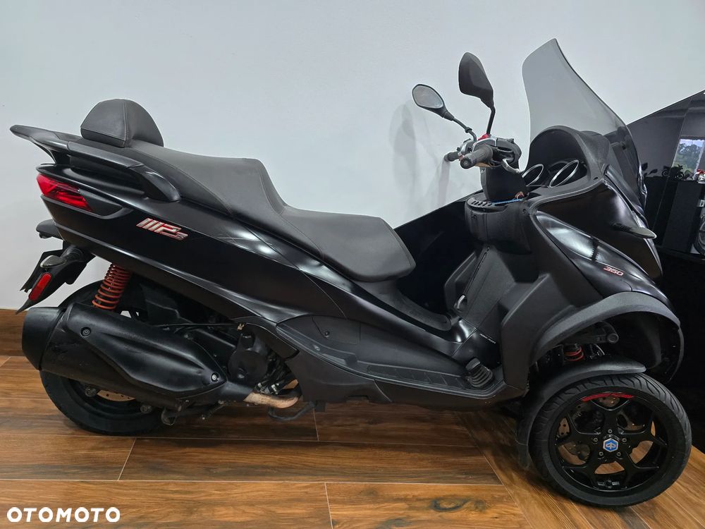 Piaggio MP-3 - 37