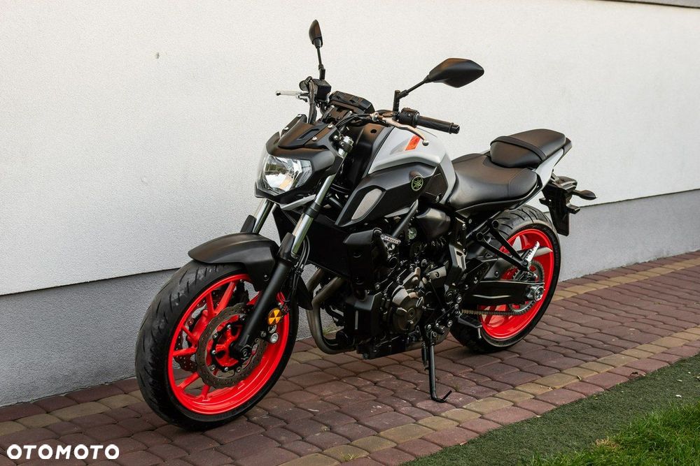 Yamaha MT - 7