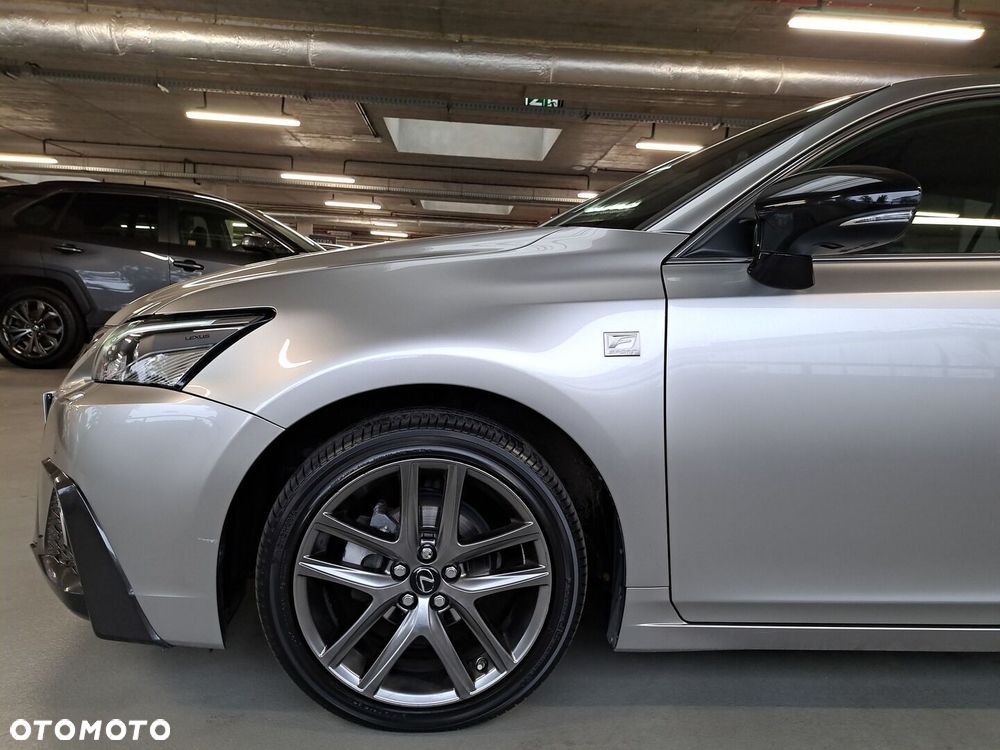 Lexus CT 200h F Sport - 38